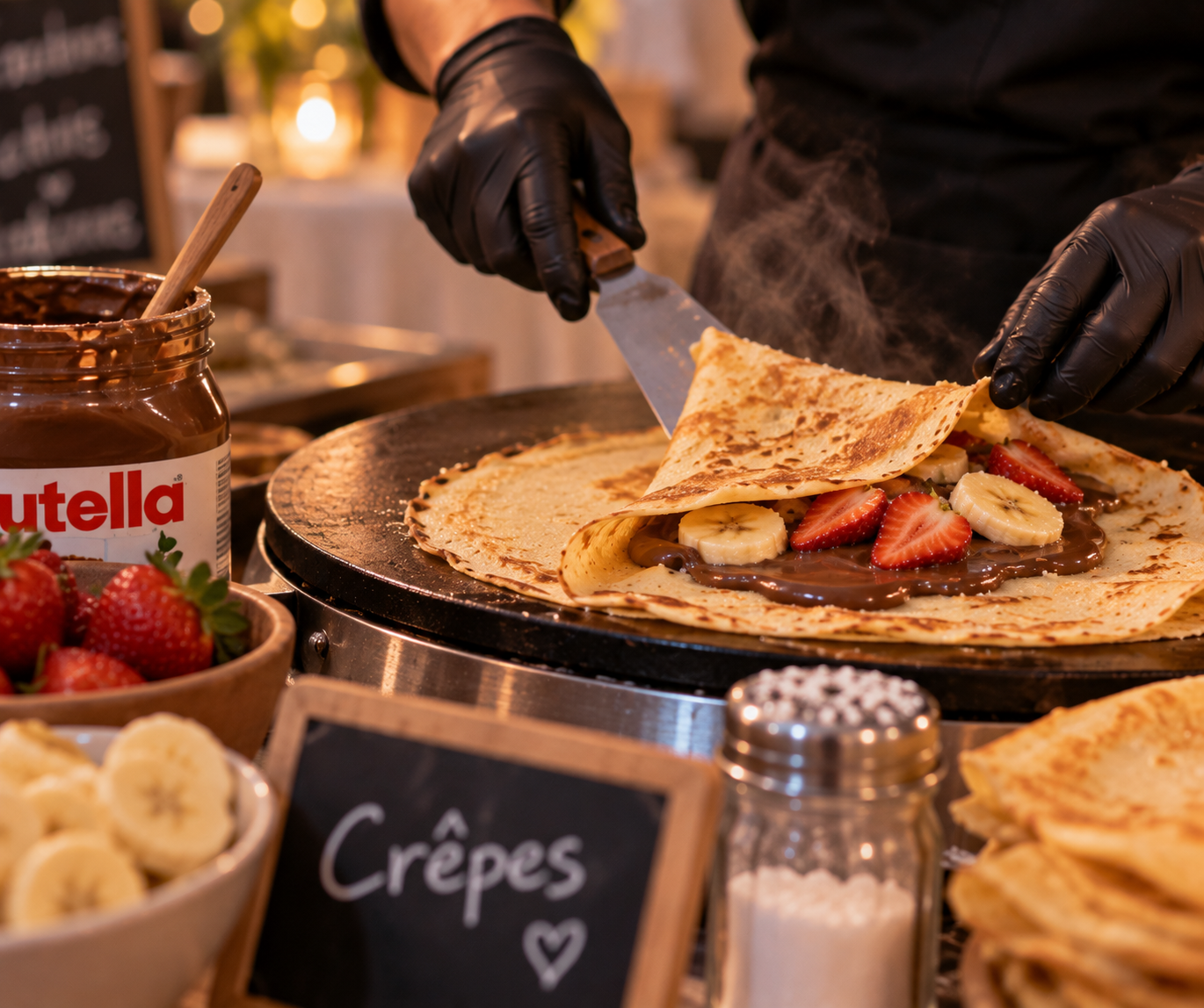 Crêpe garnie préparée sur une crêpière